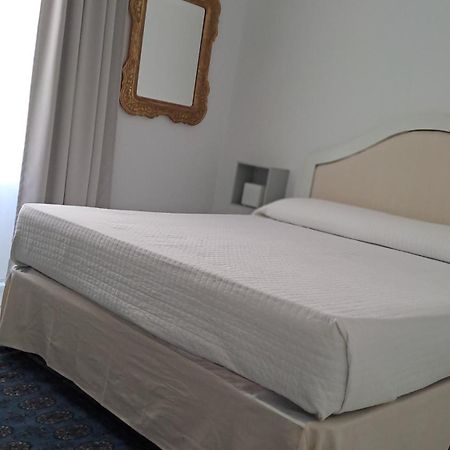 Grimaldi Apartment Salerno Esterno foto